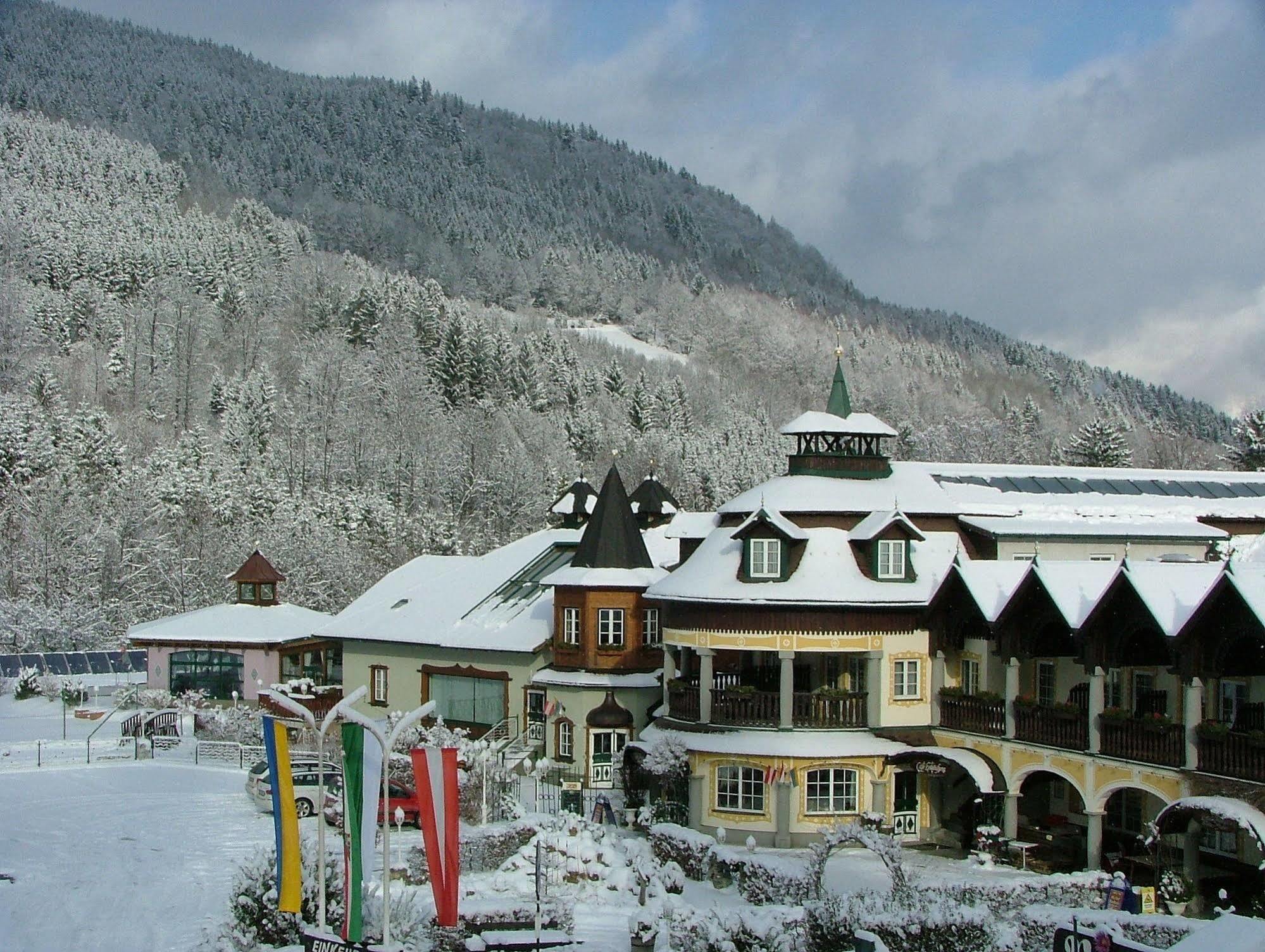 Отель Scharfegger'S Raxalpenhof - Zuhause Am Land Райхенау Экстерьер фото